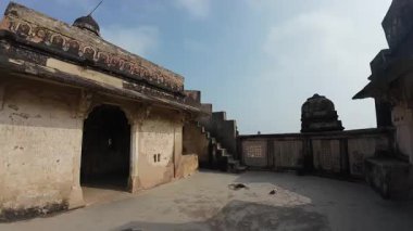 Ebedi Majesteleri: Gwalior Kalesinin Mimari Görkemi ve Tarihi Parlaklığı