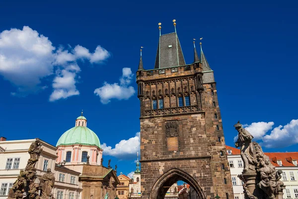 Prag Gamla Historiska Centrum Vackra Arkitekturer Med Karlsbron Barock Statyer — Stockfoto