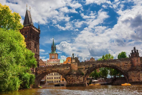 Medeltida Karlsbron Floden Vltava Med Old Town Bridge Tower Och — Stockfoto