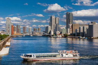 Tokyo, Japonya, 21 Ekim 2023 Tokyo Sumida Nehri boyunca seyahat