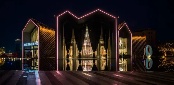 Barselona şehrinin gece manzarası