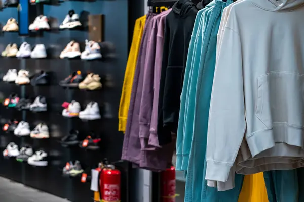 yeni giyim mağazası görüntüsü