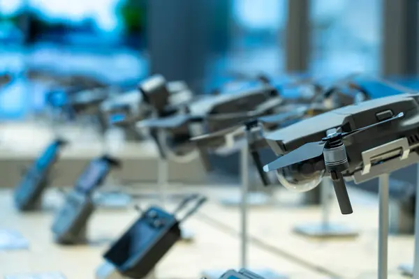 Dükkandaki akıllı telefonu kapat.