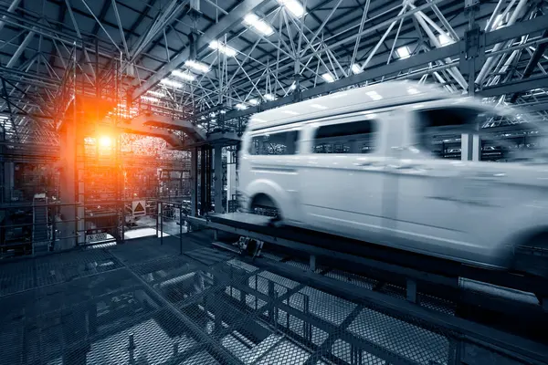 Otomobil fabrikada, hareket bulanık arkaplan