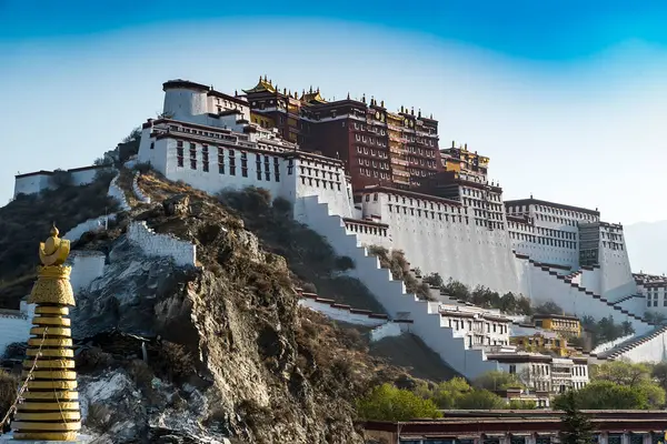 Budist tapınağı, dünyanın en ünlü Budist manastırı, Nepal.