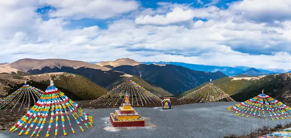 Dağlı güzel bir manzara.