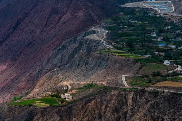 Dağların güzel manzarası