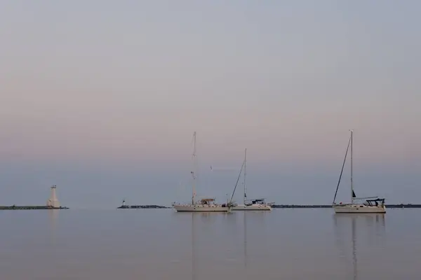 Soirée Été Calme Port Avec Phares Bateaux Yachts Coucher Soleil — Photo