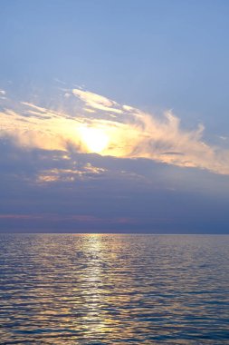 Gölde güzel bir gün batımı