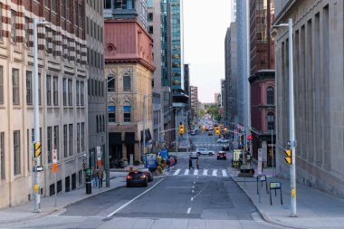 Şehir merkezindeki Ottawa caddesini daralt