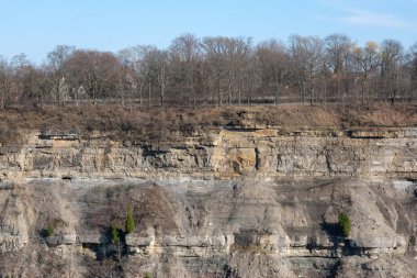 Niagara Nehri tarafından oyulmuş uzun kanyon