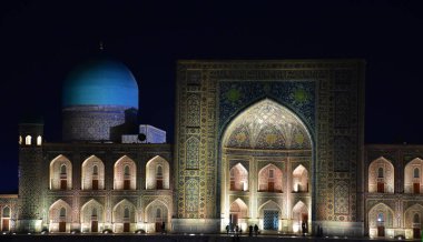 Shahi Zinda. Bu çarpıcı nekropolis, Semerkand 'ın en ünlü yerlerinden biri.