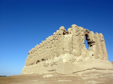 Turkmenistan sightseeings - ancient Merv historical sites - Big Kyz-Kala fortress