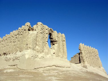 Turkmenistan sightseeings - ancient Merv historical sites - Big Kyz-Kala fortress