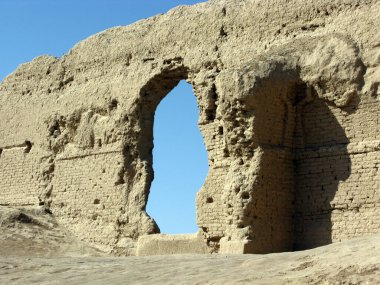Turkmenistan sightseeings - ancient Merv historical sites - Big Kyz-Kala fortress