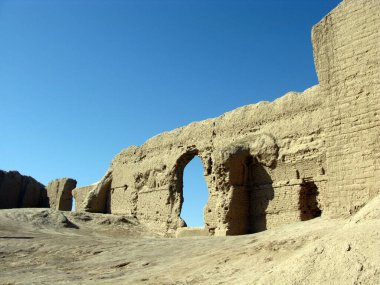 Turkmenistan sightseeings - ancient Merv historical sites - Big Kyz-Kala fortress