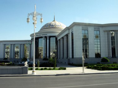 Ashgabat, Türkmenistan 'ın başkenti ve en büyük şehridir.