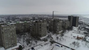 Mariupol. Şehrin Panorama 'sı. Şubat 06, 2022. Savaştan önce. Huzurlu şehir. Bu evler zaten yıkıldı. Yüksek binalar.