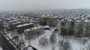 Mariupol. Şehrin Panorama 'sı. Şubat 06, 2022. Savaştan önce. Huzurlu şehir. Bu evler zaten yıkıldı. Yüksek binalar.
