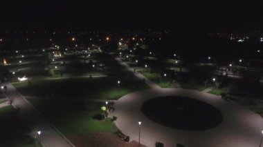 Savaştan önce barış dolu bir kültür parkı ve huzur dolu Mariupol 2021 'de dinlenme yüksek kaliteli 4K görüntüler