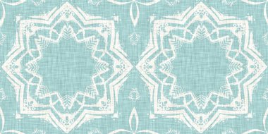 Boho Patchwork denizcilik, erkeksi yaz kurdele kesimi. Aqua teal blue vibrant suluboya batik azulejos fayans sınır kapağı arka planı. Kusursuz sahil bulanık keten efekti geometrik mozaik etkisi. 