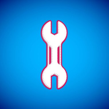 Mavi arkaplanda beyaz anahtarlı simge izole edildi. Anahtar tamir aleti. Servis aracı sembolü. Vektör