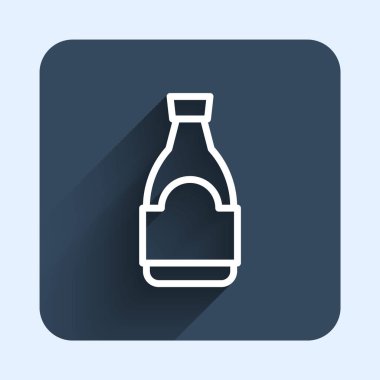 Beyaz çizgili Soya sosu şişesi ikonu uzun gölge arkaplanlı. Mavi kare düğme. Vektör