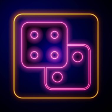 Parlayan neon oyun zar simgesi siyah arkaplanda izole edildi. Kumarhane kumarı. Vektör