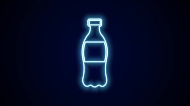 Parlayan neon hattı. Siyah arka planda izole edilmiş bir su ikonu şişesi. Soda su içme tabelası. 4K Video hareketli grafik canlandırması.