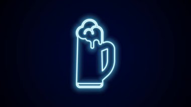 Parlayan neon çizgisi. Siyah arka planda izole edilmiş bira ikonu. Aziz Patrick gününüz kutlu olsun. Ulusal İrlanda bayramı. 4K Video hareketli grafik canlandırması.