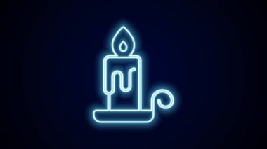 Parlayan neon çizgisi, siyah arkaplanda izole edilmiş şamdan ikonunda yanan mum. Silindirik mum çubuğu ve yanan ateş. 4K Video hareketli grafik canlandırması.