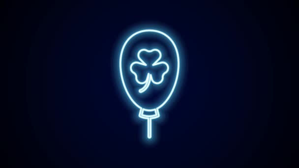 Leuchtende Leuchtlinie Ballon Mit Kleeblatt Symbol Isoliert Auf Schwarzem Hintergrund — Stockvideo