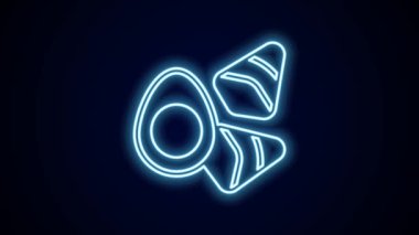 Siyah arka planda izole edilmiş sebze ikonlu parlak neon çizgili Tavuk yumurtası. 4K Video hareketli grafik canlandırması.