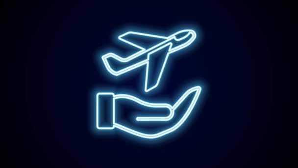 发光的霓虹灯线平面手握图标隔离在黑色背景 飞的飞机航空保险 保护概念 4K视频运动图形动画 — 图库视频影像