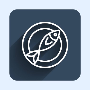 Beyaz çizgili kurutulmuş balık ikonu uzun gölge arkaplanı ile izole edilmiş. Mavi kare düğme. Vektör.