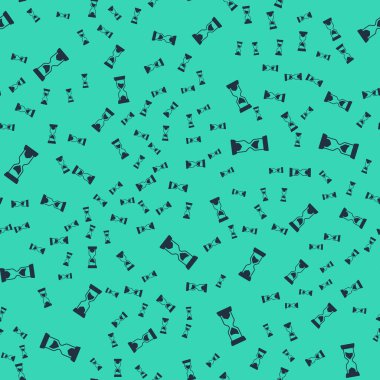 Akan kum ikonuna sahip eski siyah kum saati yeşil arka planda izole edilmiş pürüzsüz desen. Kum saati işareti. İş ve zaman yönetimi kavramı. Vektör.