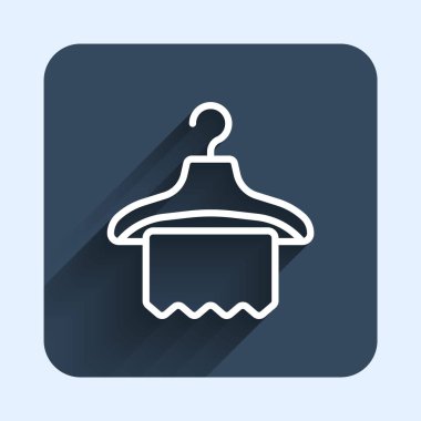 Beyaz çizgi elbise askısı ikonu uzun gölge arkaplanı ile izole edilmiş. Vestiyer ikonu. Kıyafet servis sembolü. Çamaşır askı tabelası. Mavi kare düğme. Vektör.