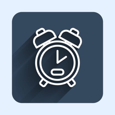 Beyaz çizgi alarm saati simgesi uzun gölge arkaplanı ile izole edildi. Uyan, kalk konsepti. Zaman işareti. Mavi kare düğme. Vektör