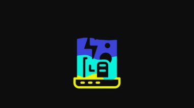 Sarı Futuristik kriyojenik kapsüller veya siyah arkaplanda izole edilmiş konteyner simgeleri. İnsanlar için kriyojenik teknoloji ya da kriyojenik oda. 4K Video hareketli grafik canlandırması.