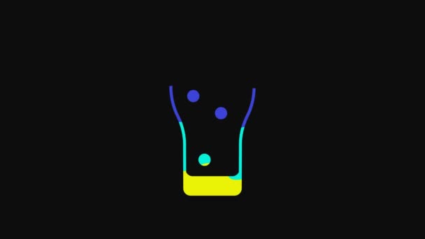 Жовтий Келих Пива Ізольований Чорному Тлі Відео Рух Графічна Анімація — стокове відео