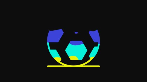 黄色のサッカーボールのアイコンは黒の背景に隔離された スポーツ用具 4Kビデオモーショングラフィックアニメーション — ストック動画