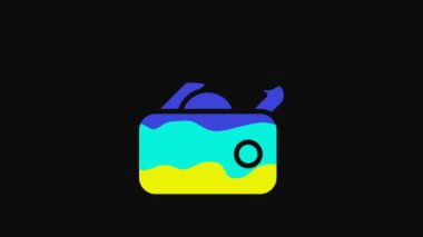 Siyah arka planda para ikonu olan sarı cüzdan. Çanta ikonu. Nakit tasarruf sembolü. 4K Video hareketli grafik canlandırması.