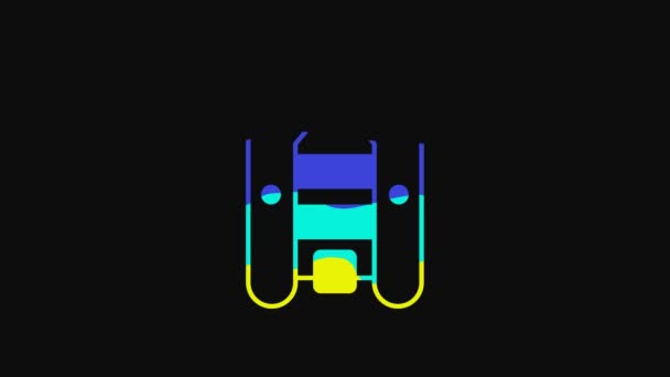 Желтая надувная лодка с подвесным значком двигателя, выделенным на черном фоне. Видеографическая анимация 4K.