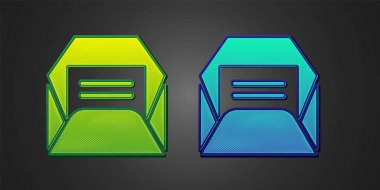 Siyah arkaplanda yeşil ve mavi Zarf simgesi izole edildi. Mesaj konsepti alındı. Yeni, e-posta gelen mesaj, SMS. Posta servisi. Vektör