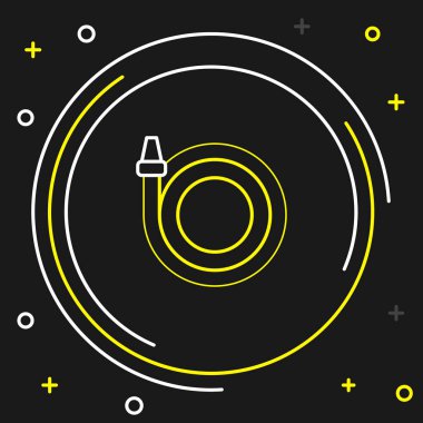 Hat Bahçesi hortumu simgesi siyah arkaplanda izole edildi. Sprey tabanca ikonu. Su ekipmanları. Renkli taslak konsepti. Vektör