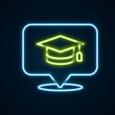 Siyah zemin üzerinde izole edilmiş konuşma baloncuğu ikonunda parlak neon çizgisi mezuniyet başlığı. Tassel ikonlu mezuniyet şapkası. Renkli taslak konsepti. Vektör