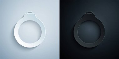 Kağıt kesiği Diamond nişan yüzüğü simgesi gri ve siyah arkaplanda izole edilmiş. Kağıt sanatı tarzı. Vektör