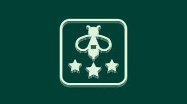 Yeşil arkaplanda beyaz tip bir arı ikonu var. Tatlı doğal yemek. Bal arısı ya da kanat sembollü apis. Uçan böcek. 4K Video hareketli grafik canlandırması.