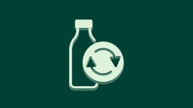 Yeşil arkaplanda beyaz geri dönüşüm plastik şişe simgesi var. 4K Video hareketli grafik canlandırması.