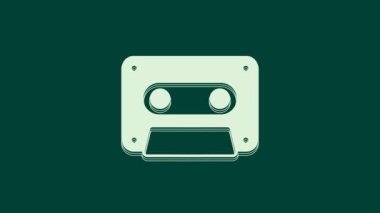 Beyaz Retro ses kaset simgesi yeşil arkaplanda izole edildi. 4K Video hareketli grafik canlandırması.